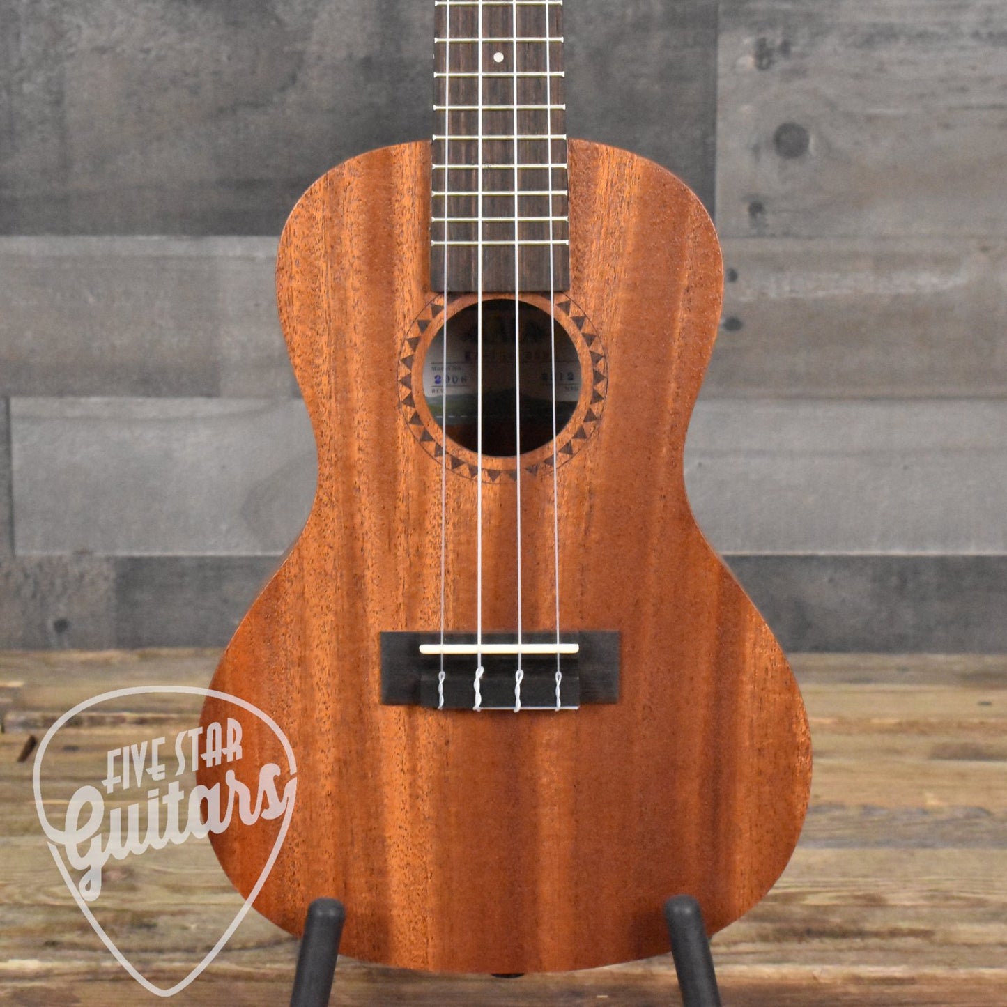 Kala KA-15C Concert Ukulele Bundle - Satin Mahogany