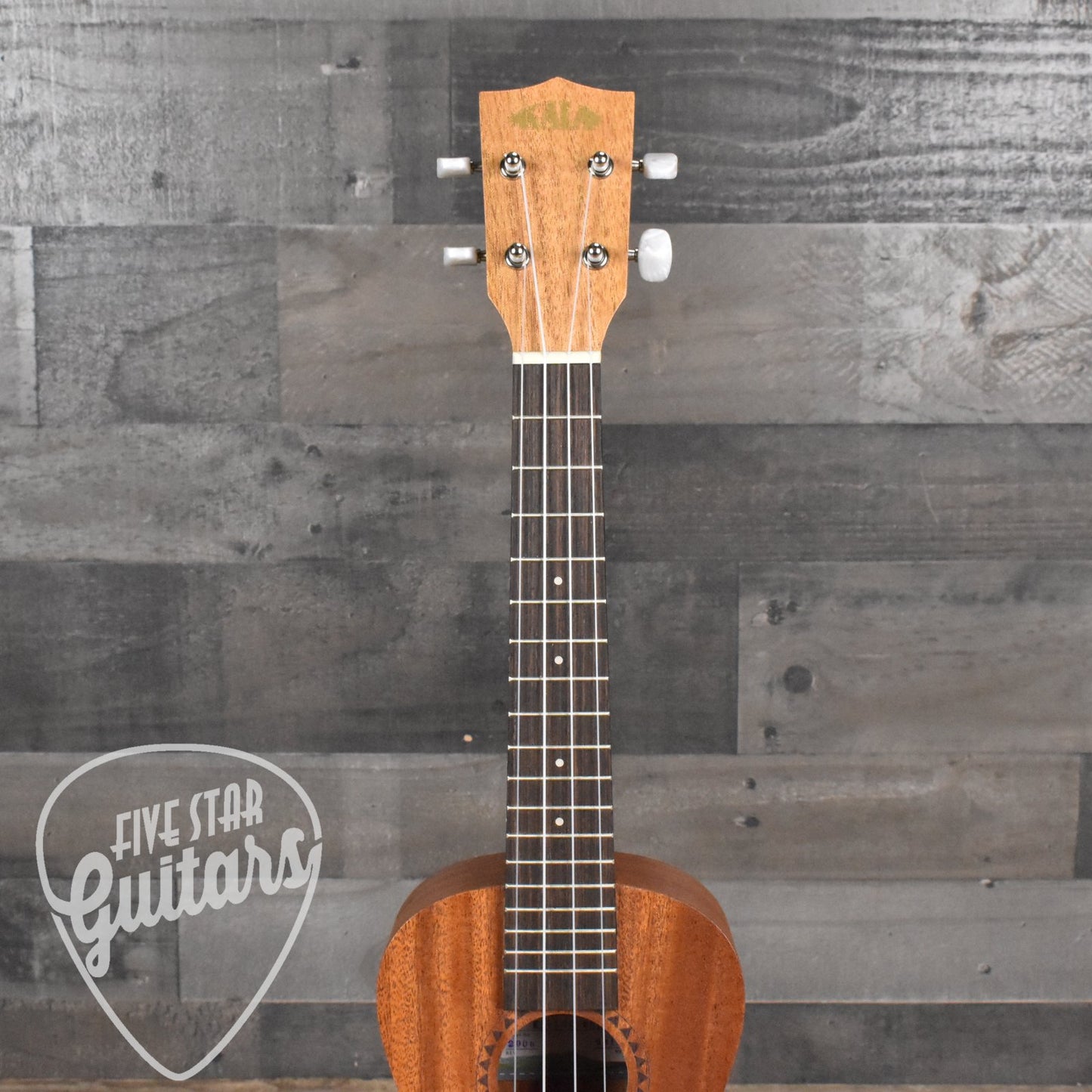 Kala KA-15C Concert Ukulele Bundle - Satin Mahogany