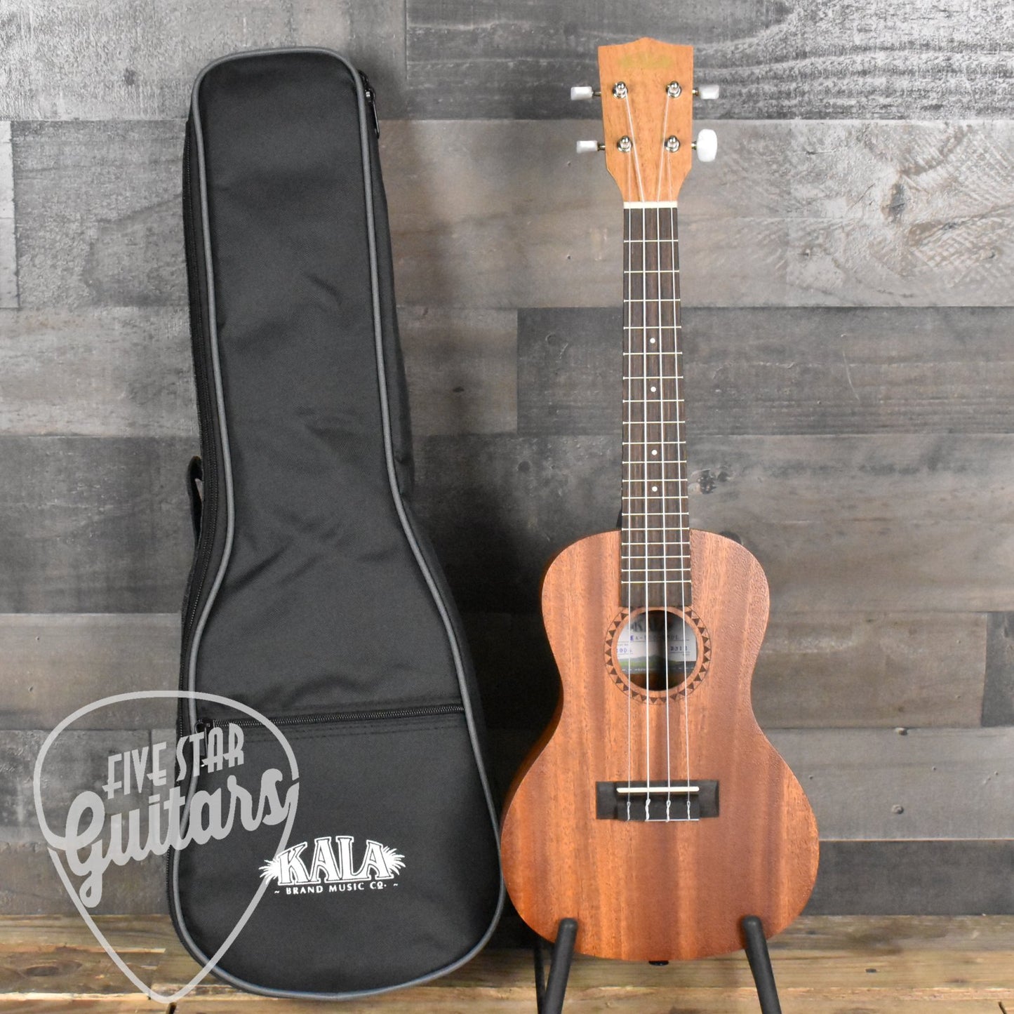 Kala KA-15C Concert Ukulele Bundle - Satin Mahogany