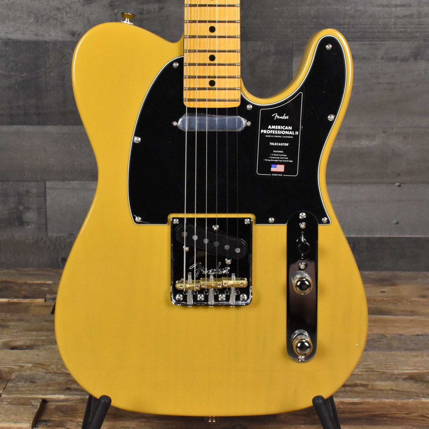 Fender American Professional II Telecaster Maple Fingerboard - Butterscotch Blonde with Deluxe Molded Case