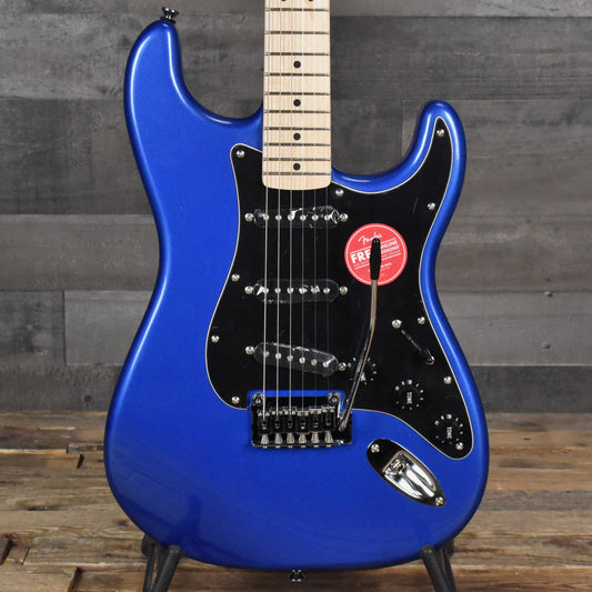 Squier Affinity Stratocaster Maple Fingerboard Black Pickguard - Lake Placid Blue