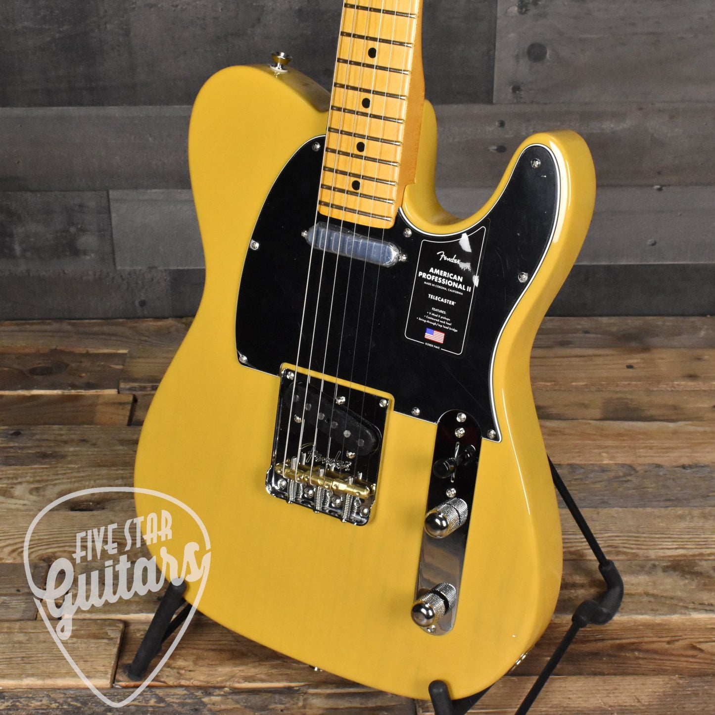 Fender American Professional II Telecaster Maple Fingerboard - Butterscotch Blonde with Deluxe Molded Case