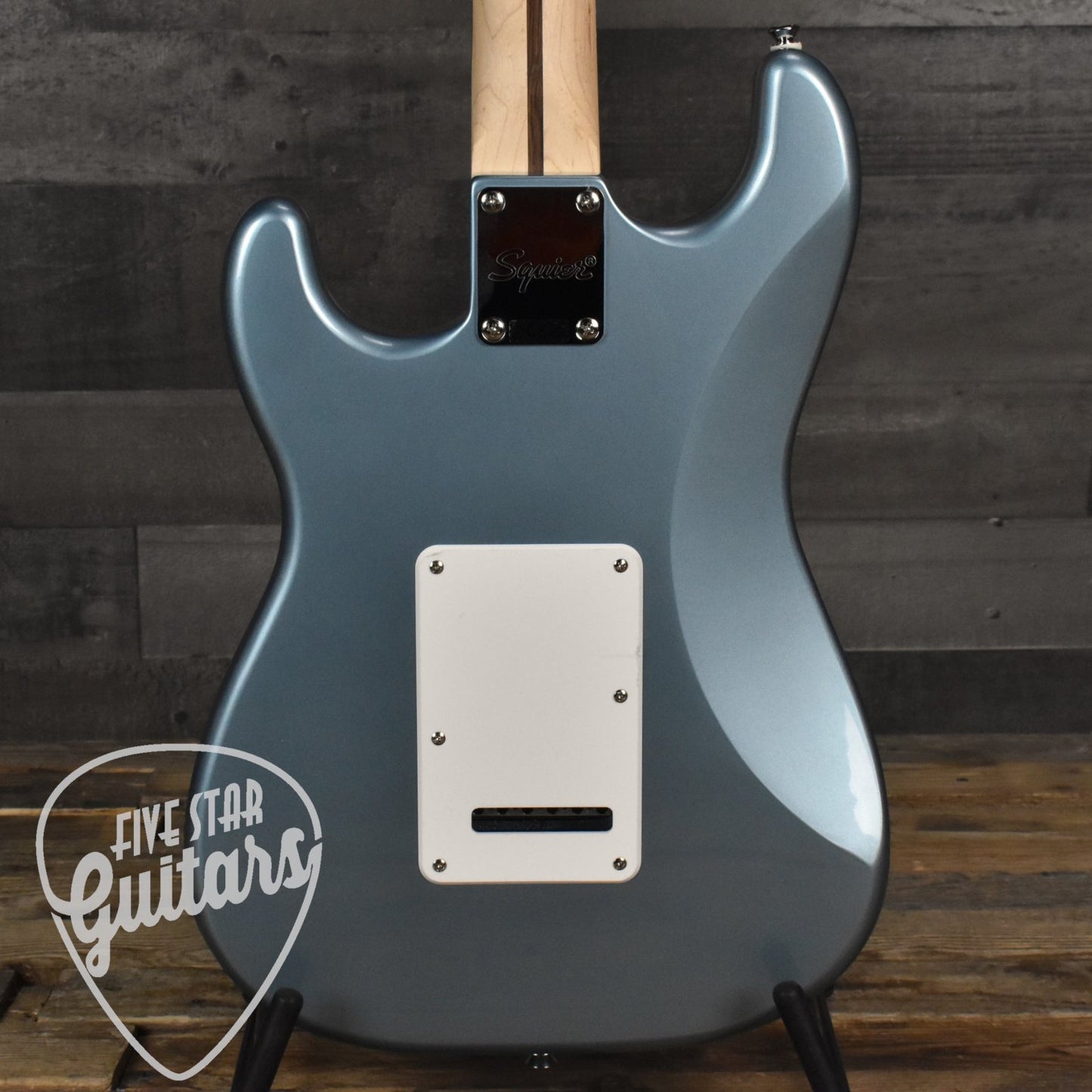 Squier Affinity Series Stratocaster Junior HSS Laurel Fingerboard White Pickguard - Ice Blue Metallic