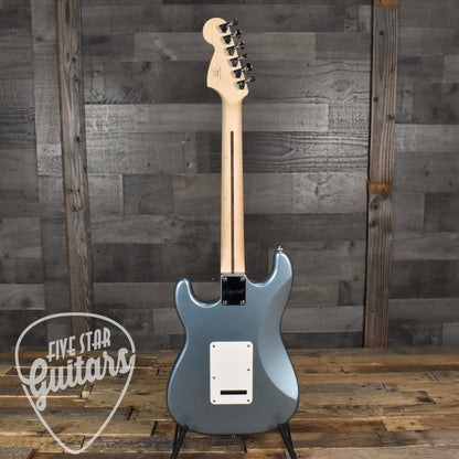 Squier Affinity Series Stratocaster Junior HSS Laurel Fingerboard White Pickguard - Ice Blue Metallic