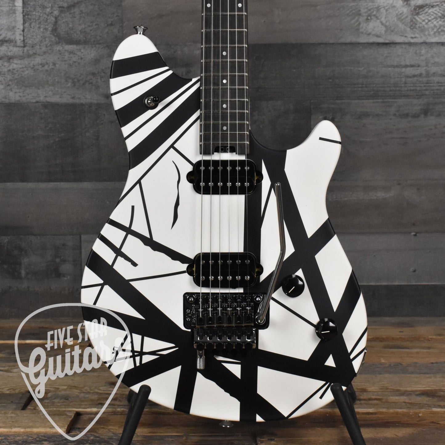 EVH Striped Series Wolfgang - Black and White with Gig Bag