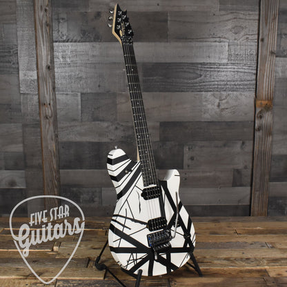 EVH Striped Series Wolfgang - Black and White with Gig Bag