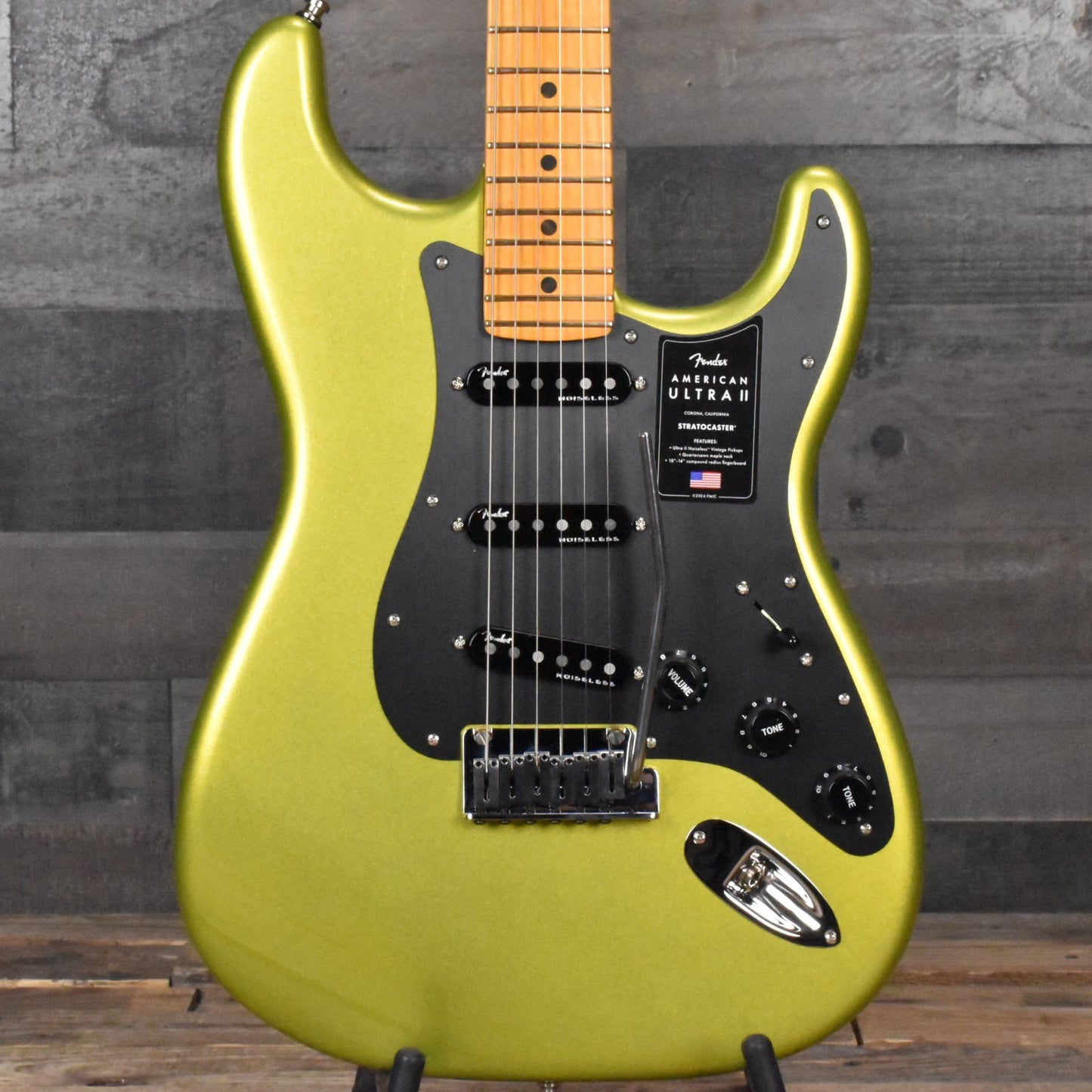 Fender American Ultra II Stratocaster, Maple Fingerboard - Solar Flare with Deluxe Molded Case