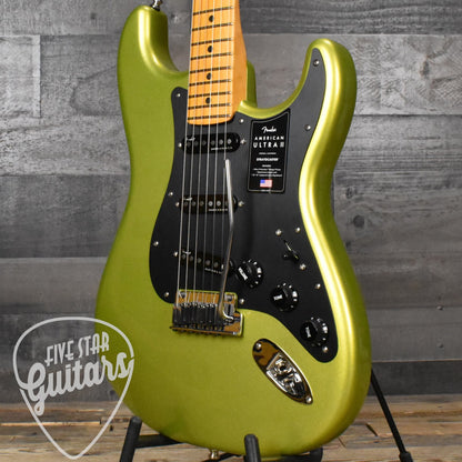 Fender American Ultra II Stratocaster, Maple Fingerboard - Solar Flare with Deluxe Molded Case