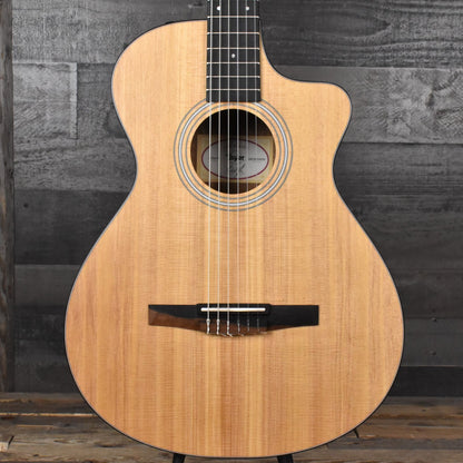 Taylor 112ce-N Grand Concert, Sitka/Sapele - Natural with Gig Bag