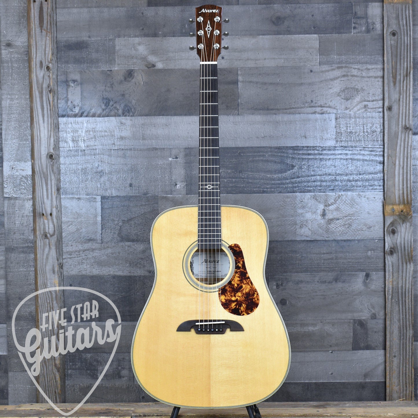 Alvarez Masterworks MD60e Dreadnought - Natural with Gig Bag