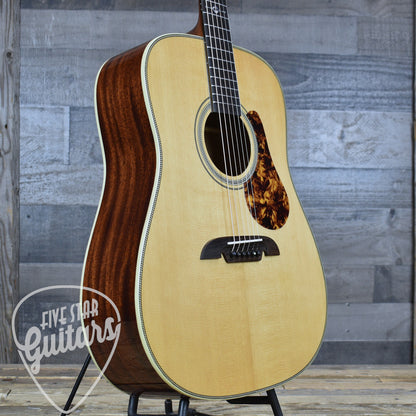 Alvarez Masterworks MD60e Dreadnought - Natural with Gig Bag