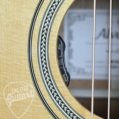 Alvarez Masterworks MD60e Dreadnought - Natural with Gig Bag