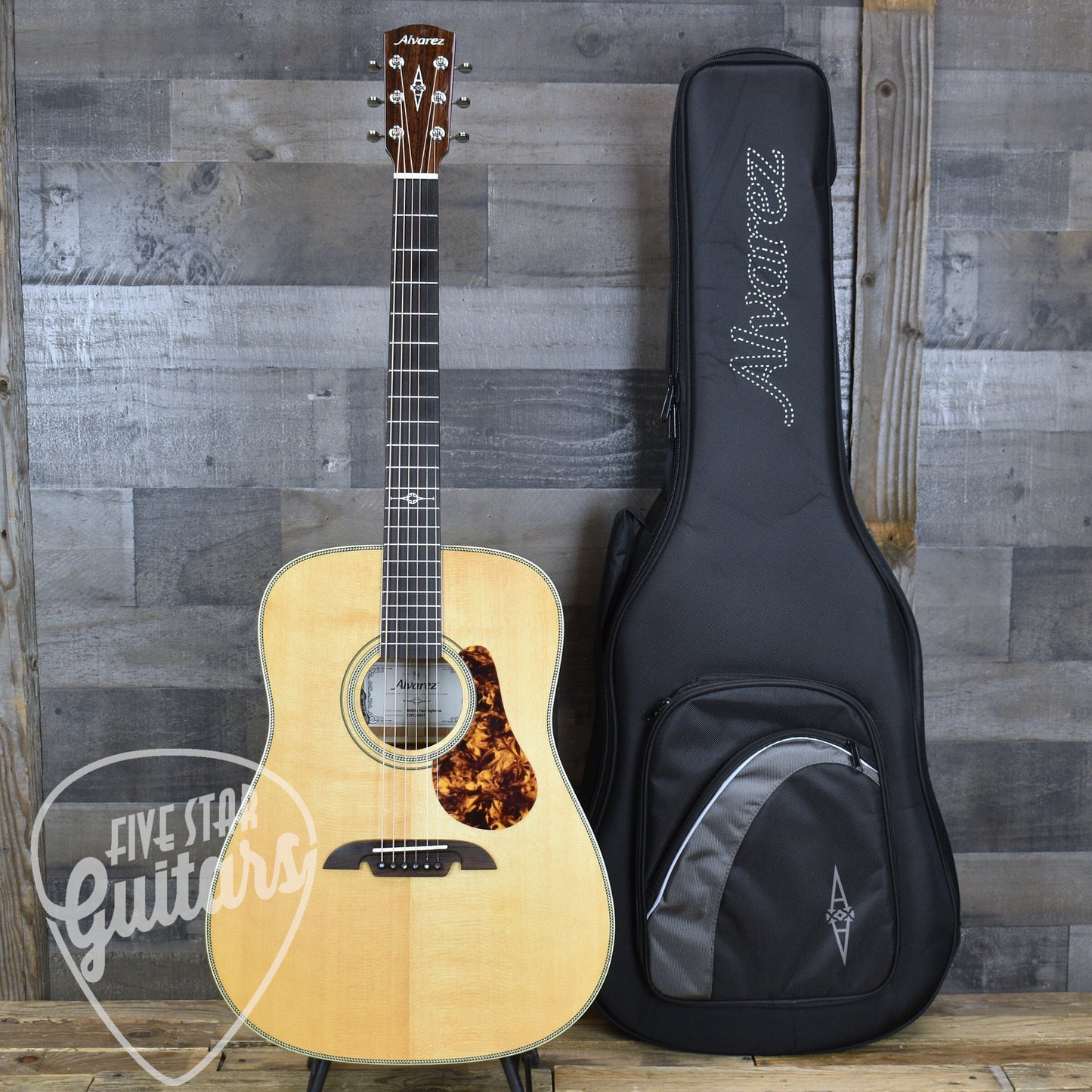 Alvarez Masterworks MD60e Dreadnought - Natural with Gig Bag