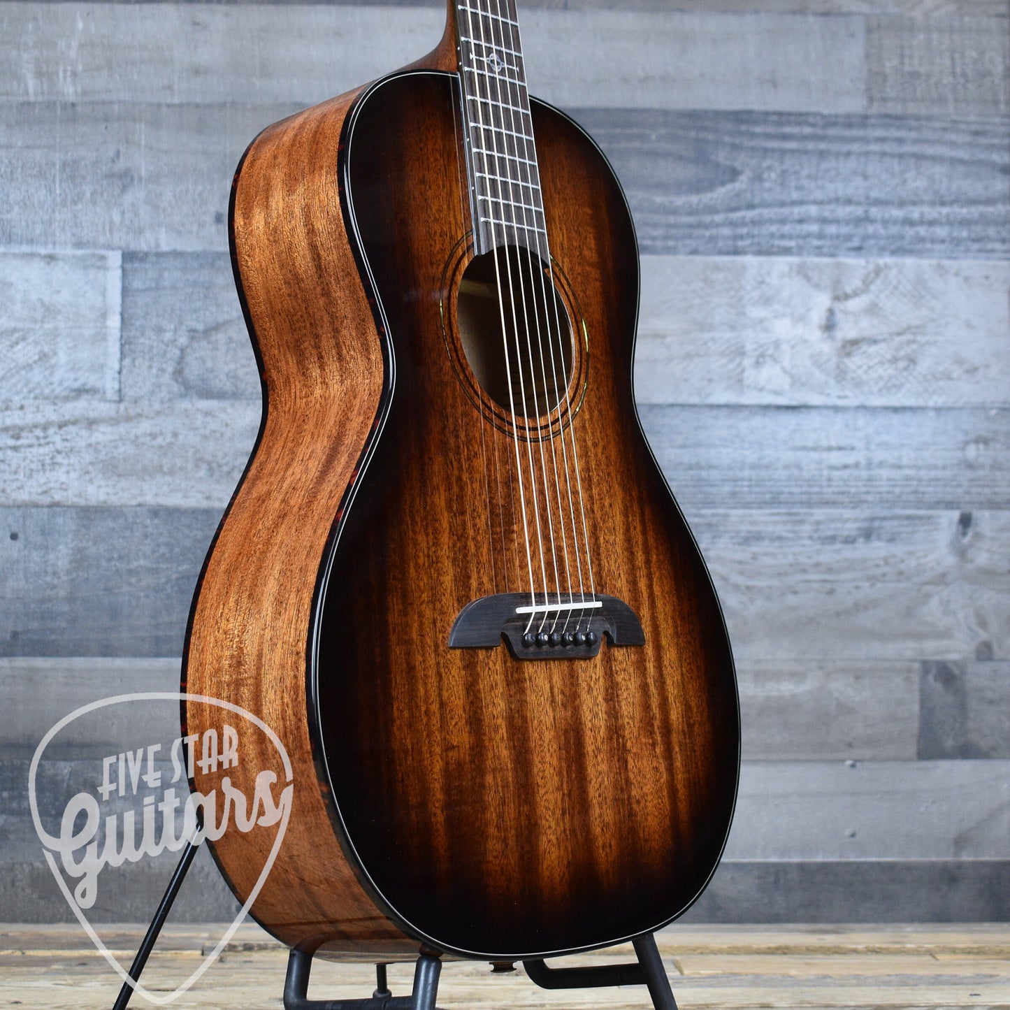 Alvarez Masterworks Parlor MP66e - Shadowburst with Gig Bag