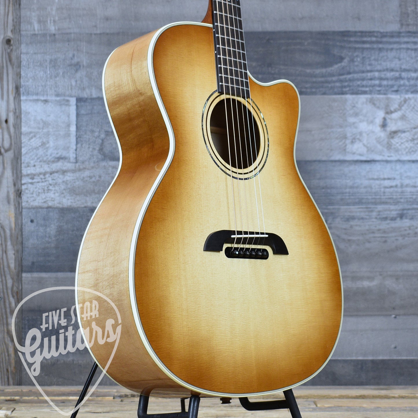 Alvarez Yairi Masterworks Grand Auditorium GYM80ce - Shadowburst with Hard Shell Case