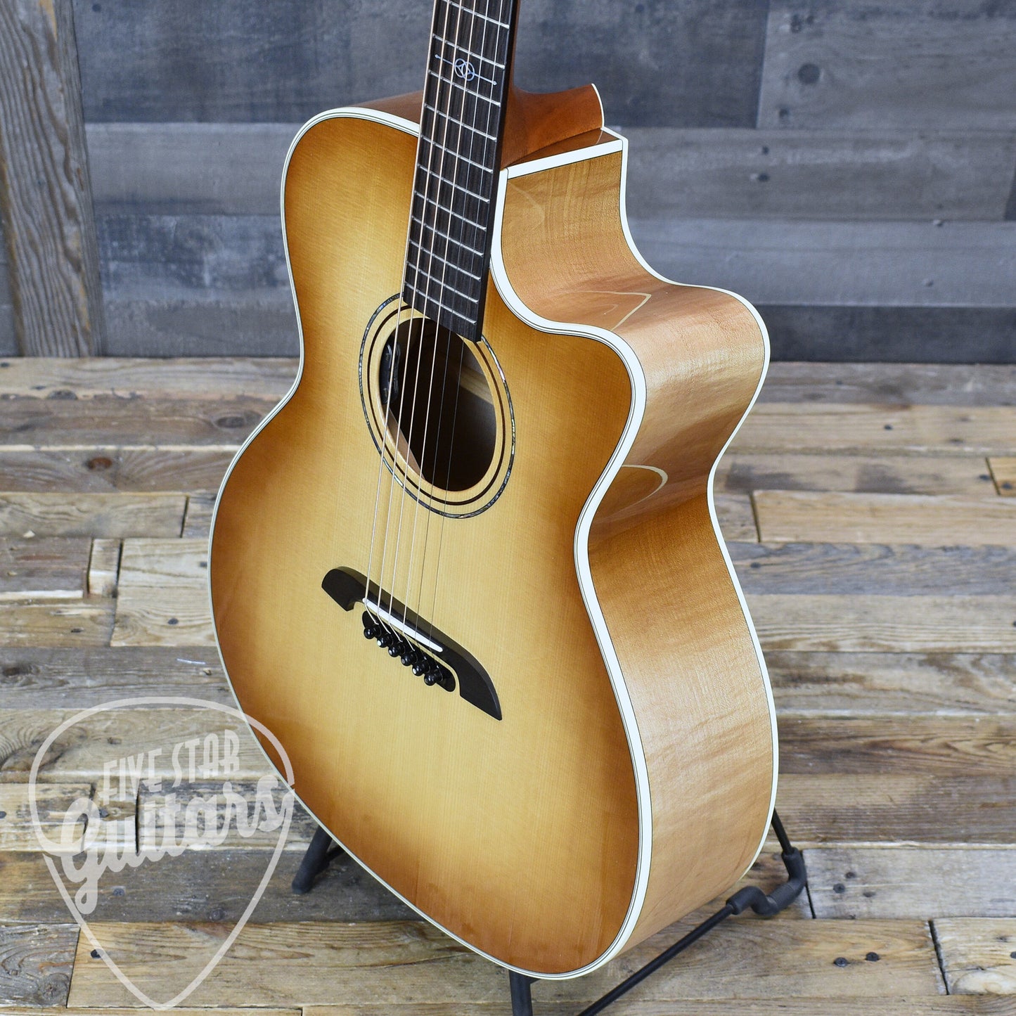 Alvarez Yairi Masterworks Grand Auditorium GYM80ce - Shadowburst with Hard Shell Case