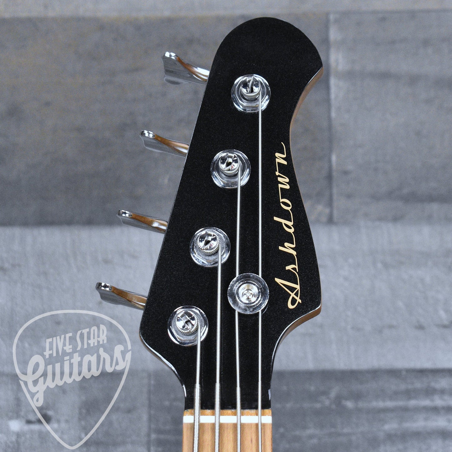 Ashdown Capri-23 Mini Bass - Gloss Black with Gigbag
