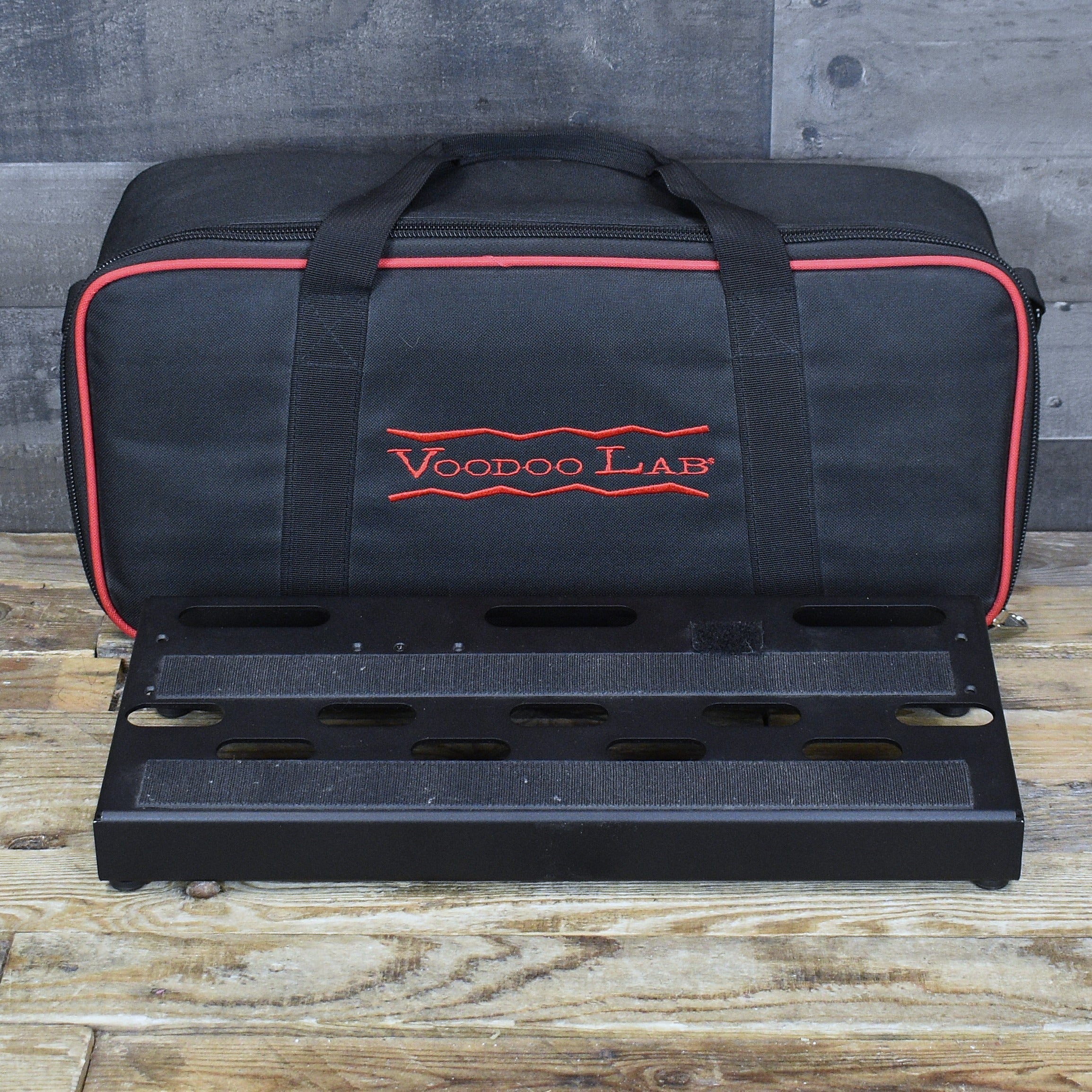 Pre-Owned VoodooLabs Dingbat Pedalboard with Case – Five Star Guitars