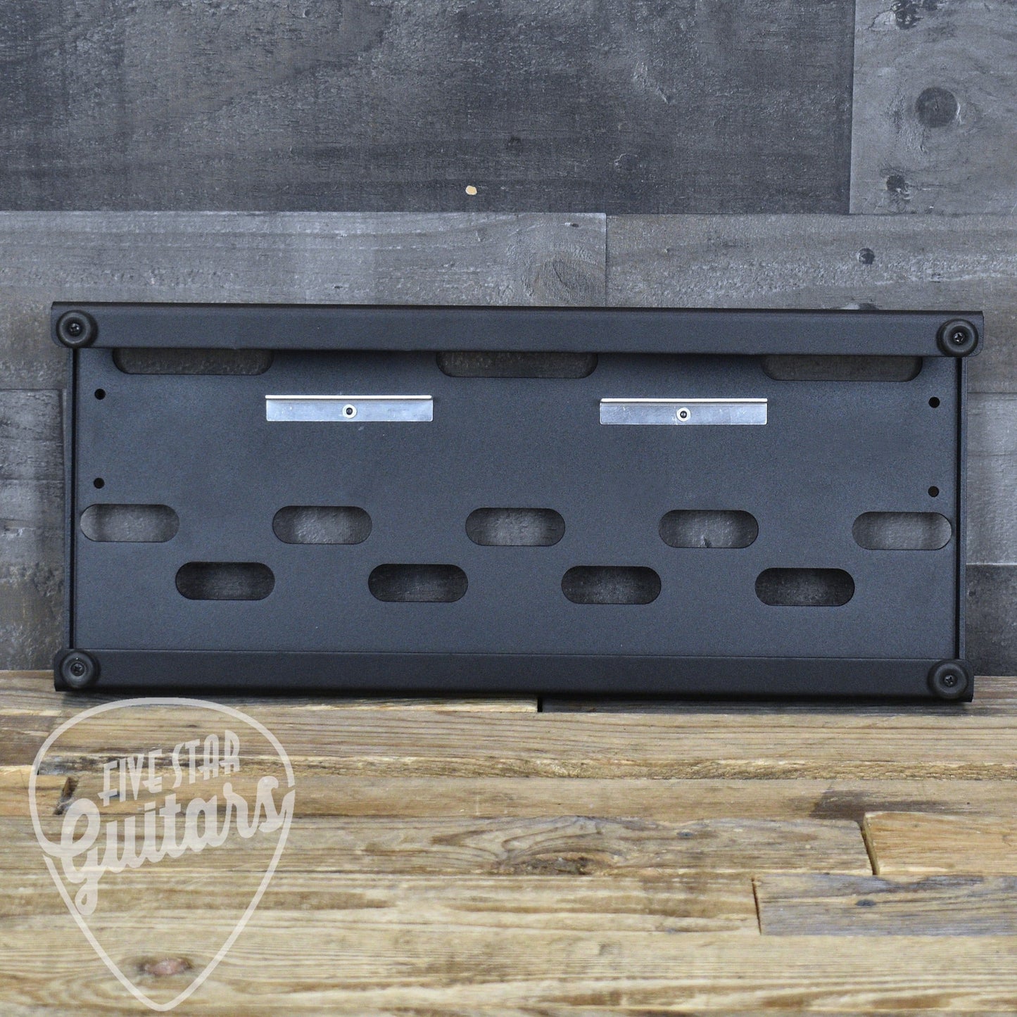 Pre-Owned VoodooLabs Dingbat Pedalboard with Case