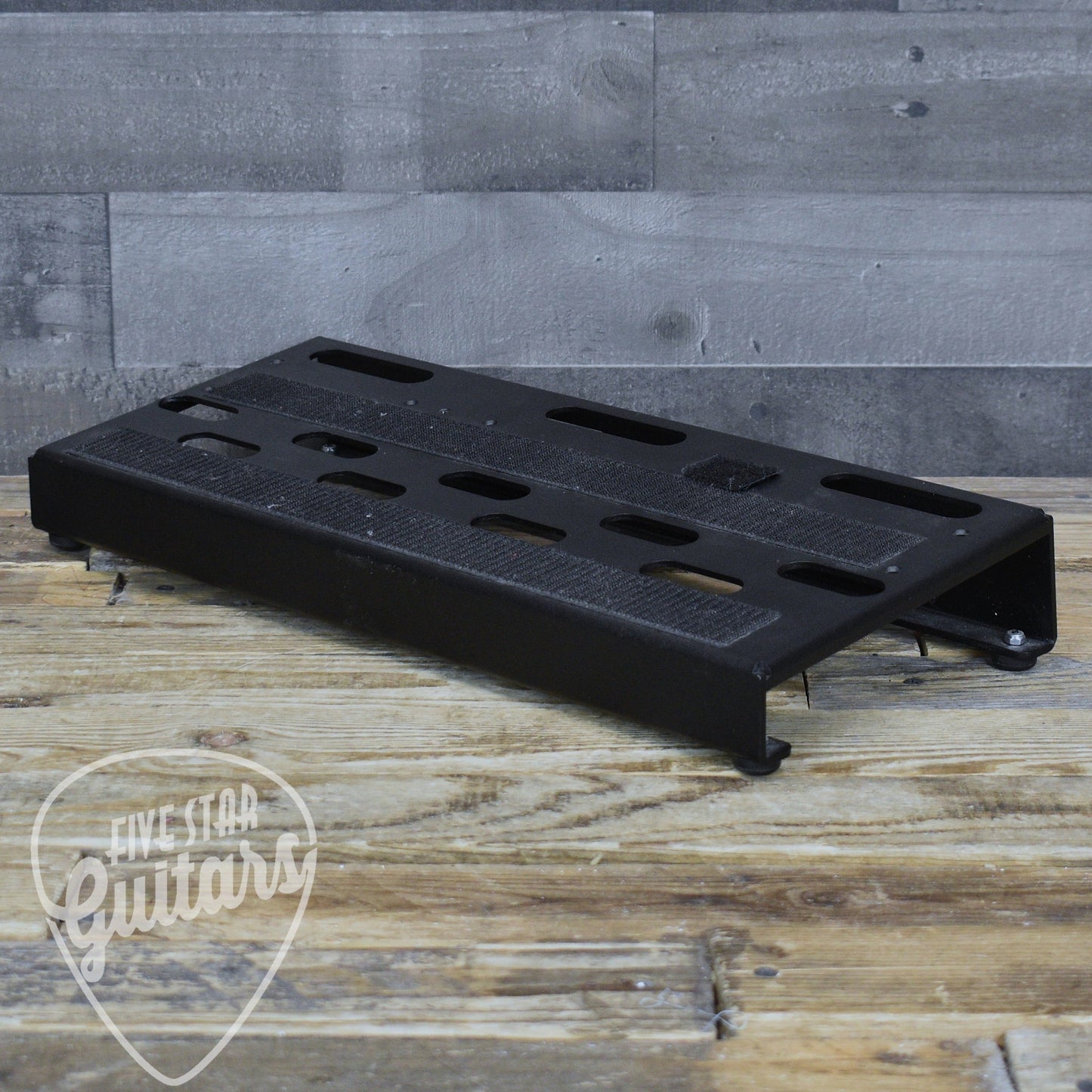 Pre-Owned VoodooLabs Dingbat Pedalboard with Case