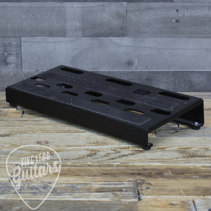 Pre-Owned VoodooLabs Dingbat Pedalboard with Case