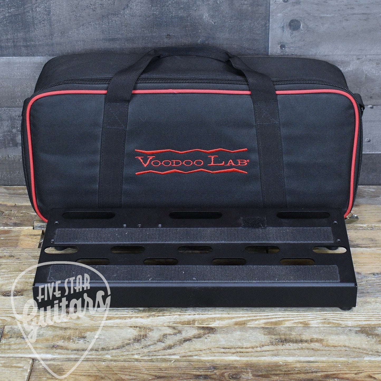 Pre-Owned VoodooLabs Dingbat Pedalboard with Case