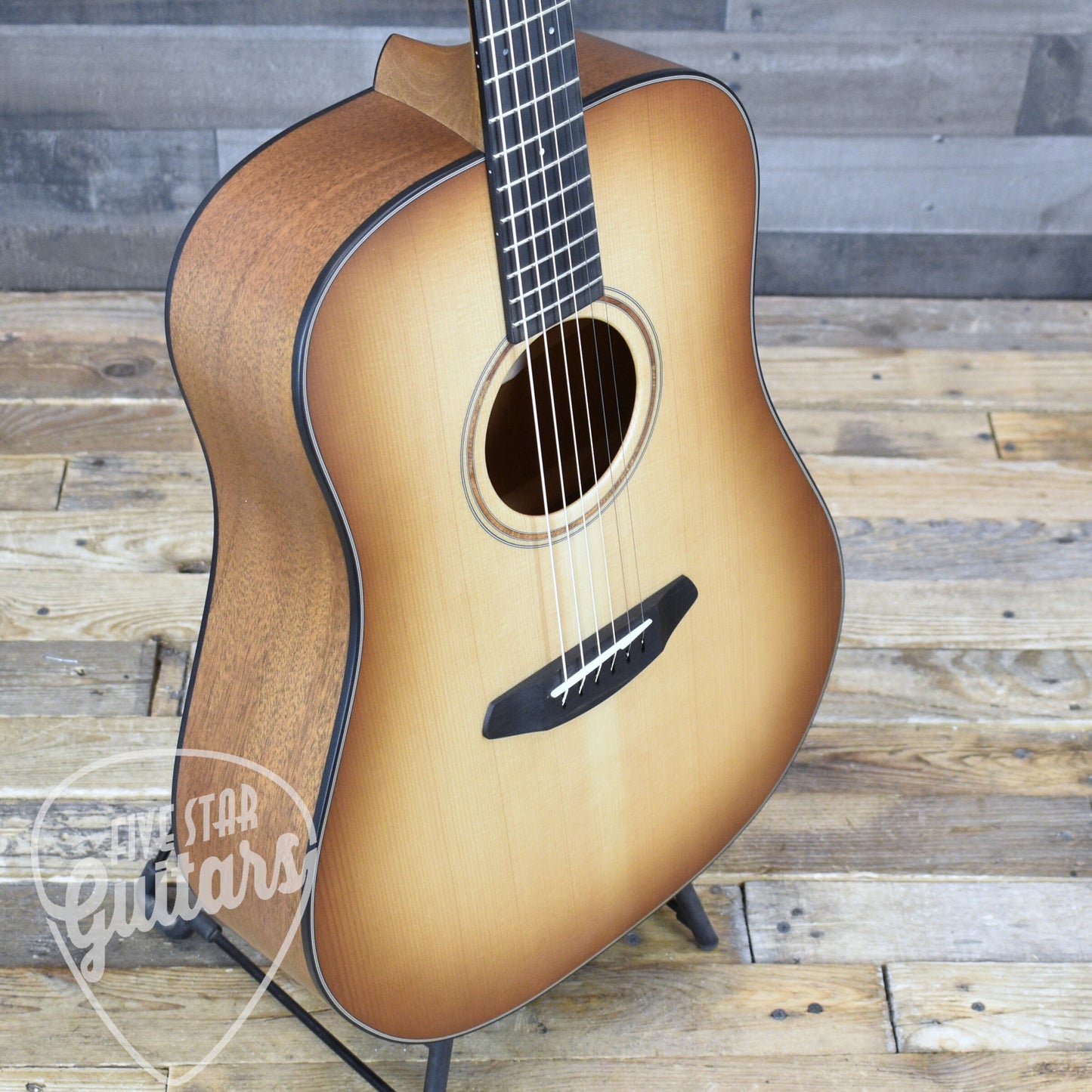 Breedlove Roots Dreadnought SMe - Edgeburst with Hardshell Case
