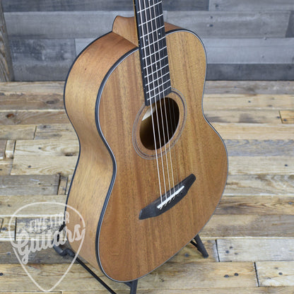 Breedlove Roots Parlor - All Mahogany with Hardshell Case