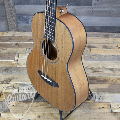 Breedlove Roots Parlor - All Mahogany with Hardshell Case