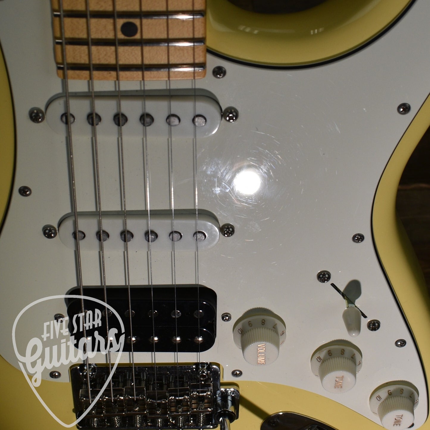 Certified Pre-Owned Suhr Classic S HSS - Vintage Yellow with Gig Bag
