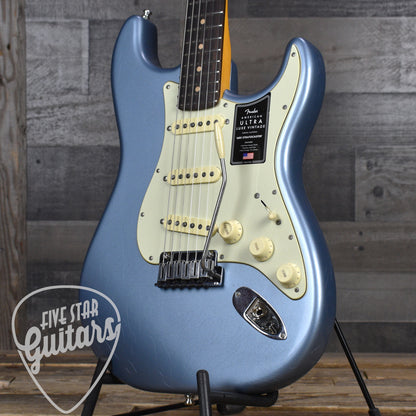 Fender American Ultra Luxe Vintage '60s Stratocaster - Ice Blue Metallic with Fender Deluxe Hardshell Case