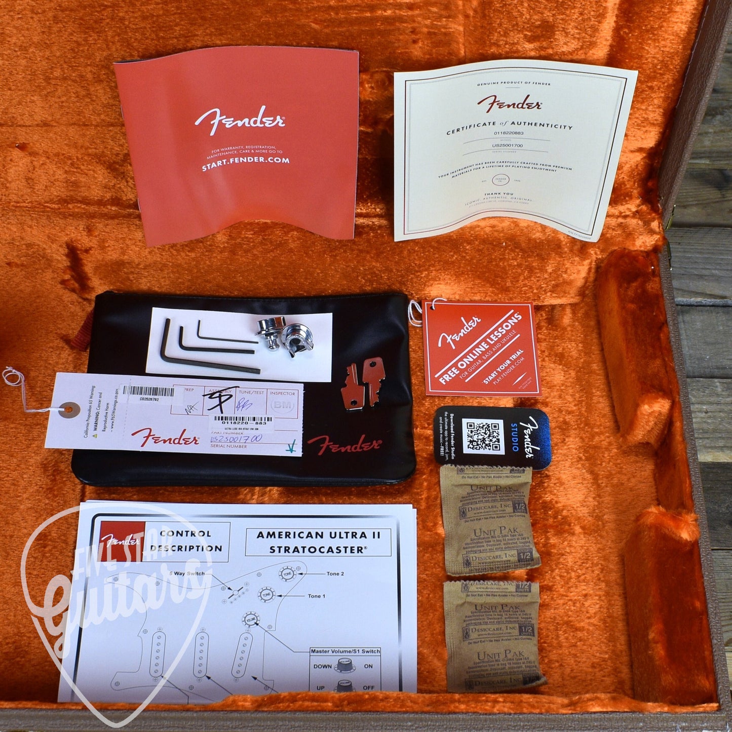 Fender American Ultra Luxe Vintage '60s Stratocaster - Ice Blue Metallic with Fender Deluxe Hardshell Case