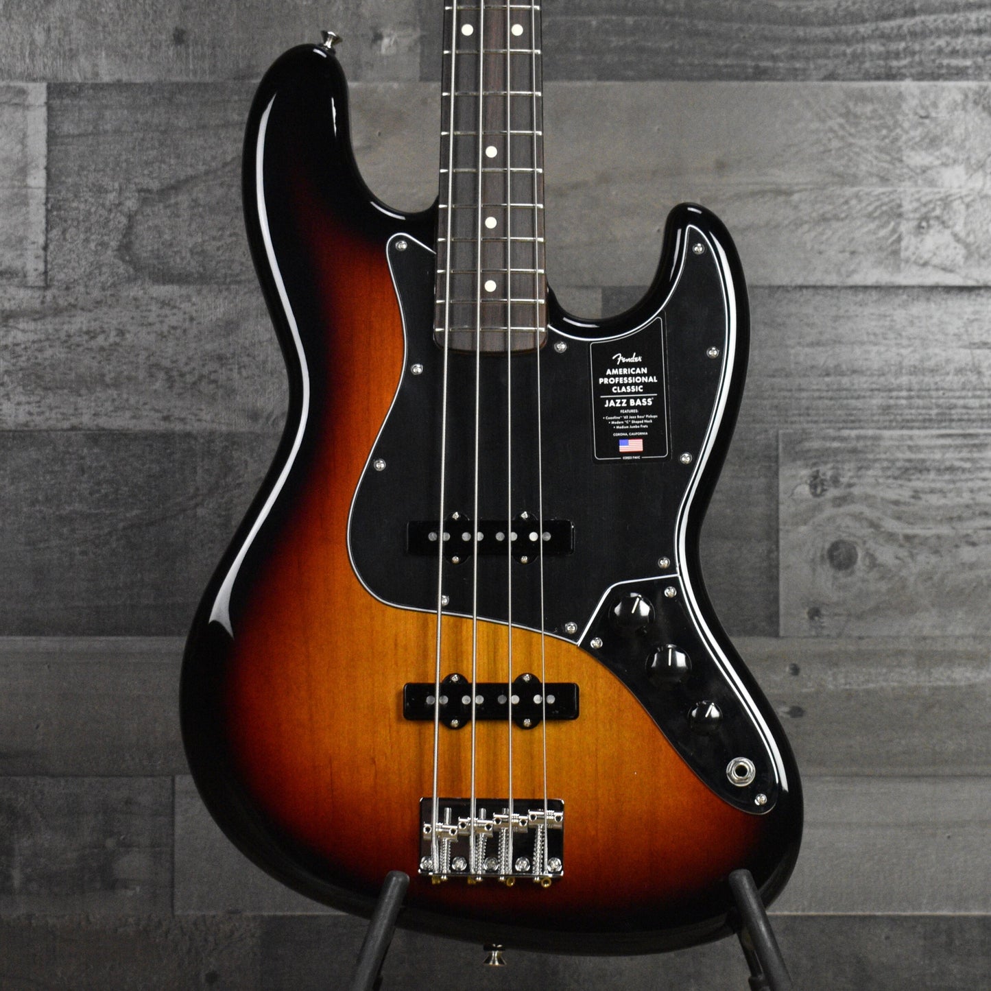 Fender American Professional Classic Jazz Bass Rosewood Fingerboard - 3-Color Sunburst with Deluxe Gig Bag