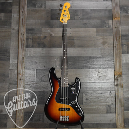 Fender American Professional Classic Jazz Bass Rosewood Fingerboard - 3-Color Sunburst with Deluxe Gig Bag