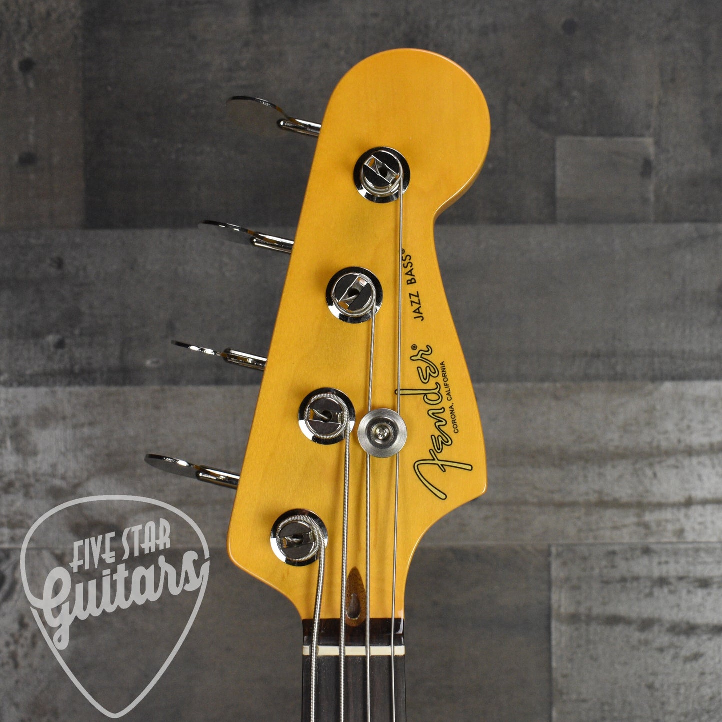 Fender American Professional Classic Jazz Bass Rosewood Fingerboard - 3-Color Sunburst with Deluxe Gig Bag