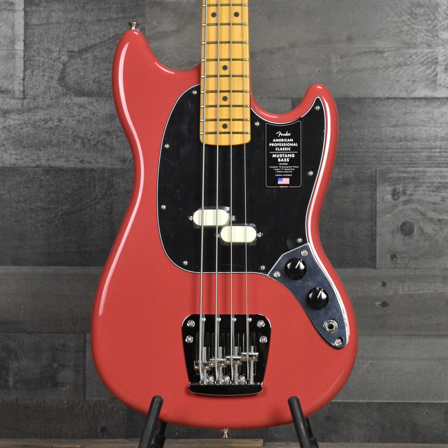 Fender American Professional Classic Mustang Bass Rosewood Fingerboard - Faded Dakota Red with Deluxe Gig Bag