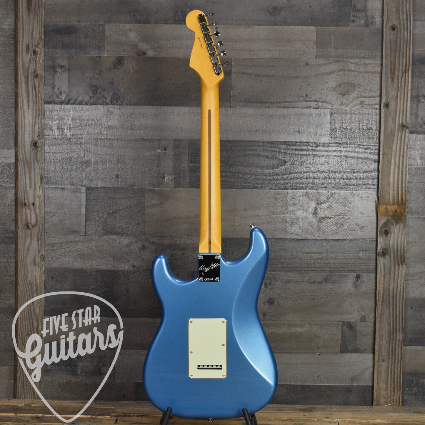 Fender American Professional Classic Stratocaster Maple Fingerboard - Faded Lake Placid Blue with Deluxe Gig Bag