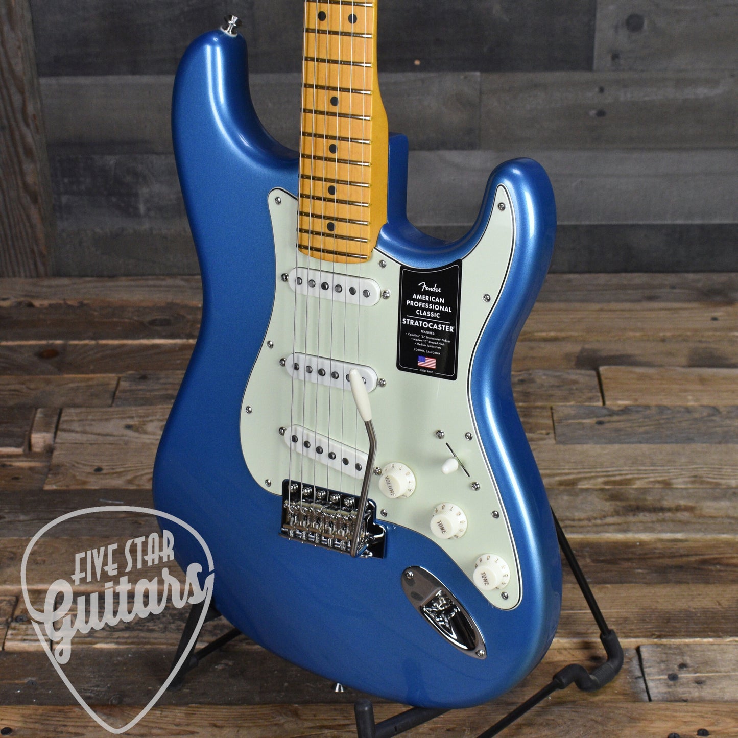Fender American Professional Classic Stratocaster Maple Fingerboard - Faded Lake Placid Blue with Deluxe Gig Bag