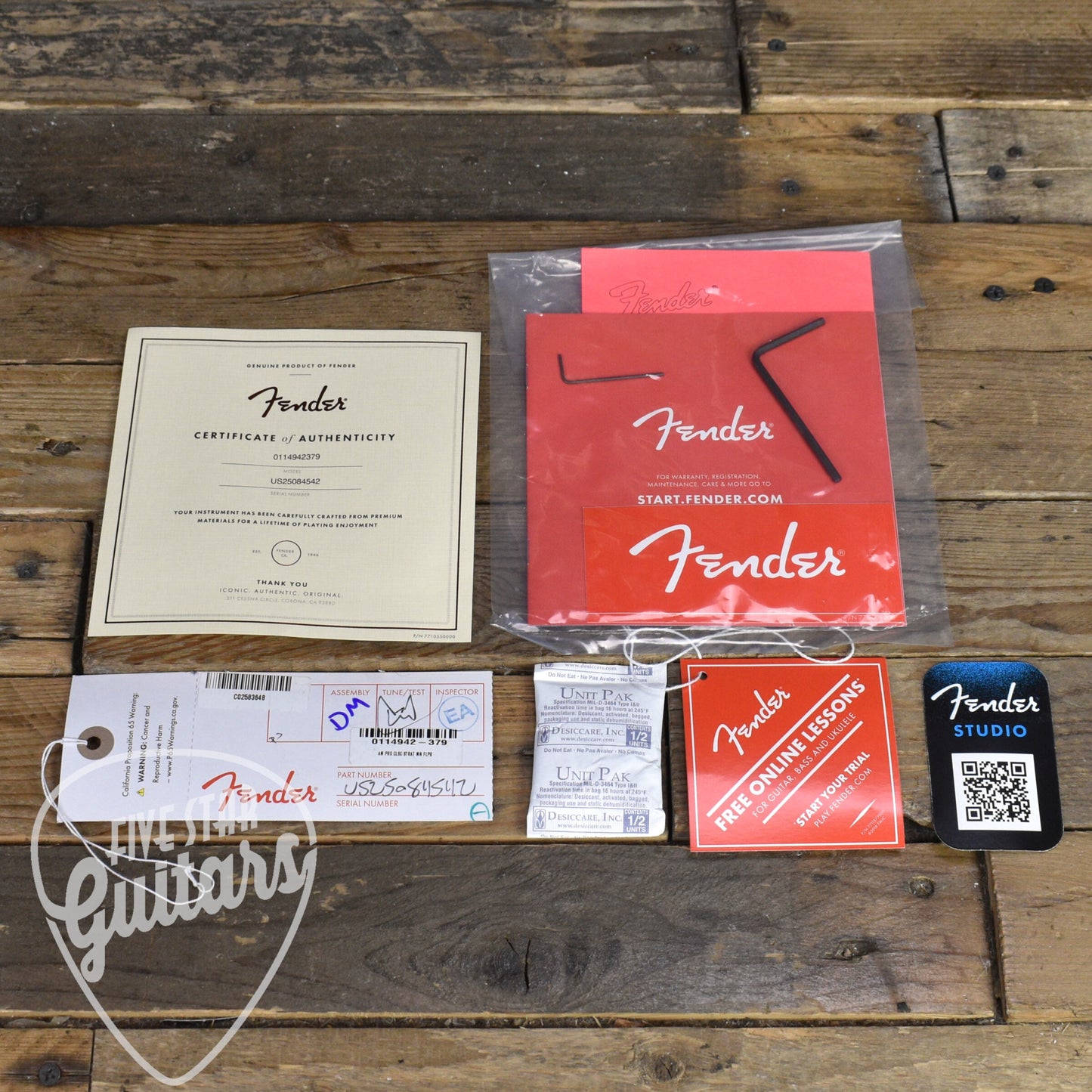 Fender American Professional Classic Stratocaster Maple Fingerboard - Faded Lake Placid Blue with Deluxe Gig Bag