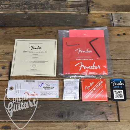 Fender American Professional Classic Stratocaster Maple Fingerboard - Faded Lake Placid Blue with Deluxe Gig Bag