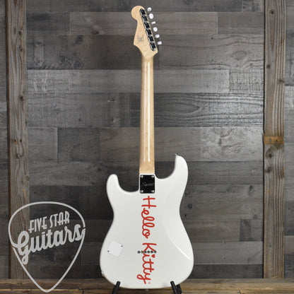 Fender x Hello Kitty Stratocaster - White with Gigbag