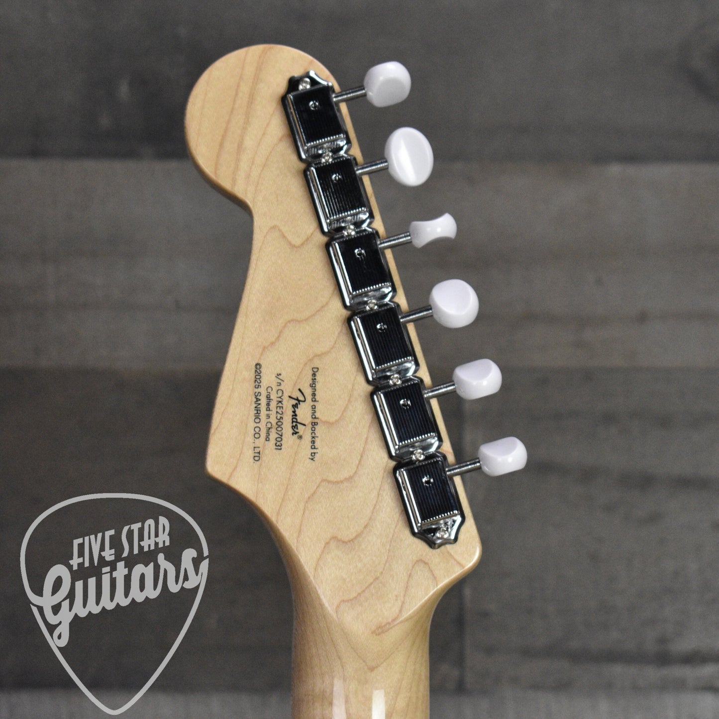 Fender x Hello Kitty Stratocaster - White with Gigbag