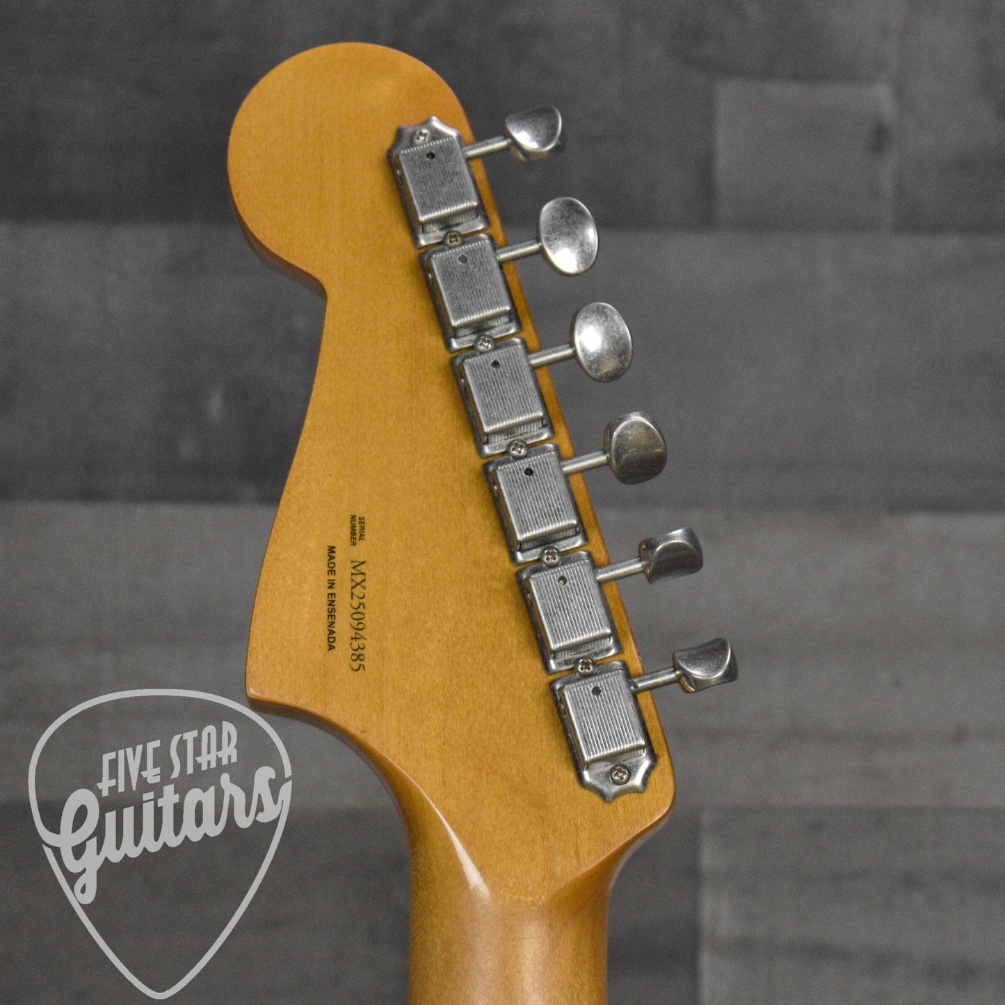 Fender Vintera II Road Worn '50s Jazzmaster Rosewood Fingerboard - Fiesta Red with Hard Shell Case