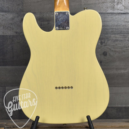 Fender Vintera II Road Worn '60s Telecaster, Maple Fingerboard - Blonde with Hardshell Case