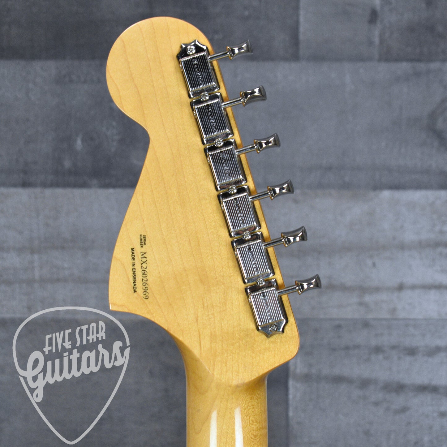 Fender Vintera  III Early 60s Bass VI - Olympic White with Gigbag