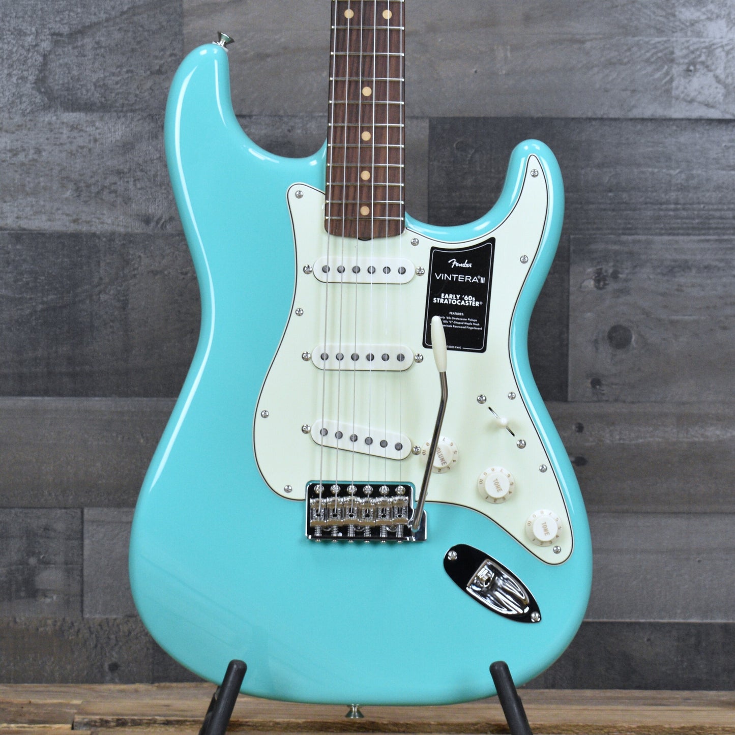 Fender Vintera  III Early 60s Stratocaster - Seafoam Green with Gigbag