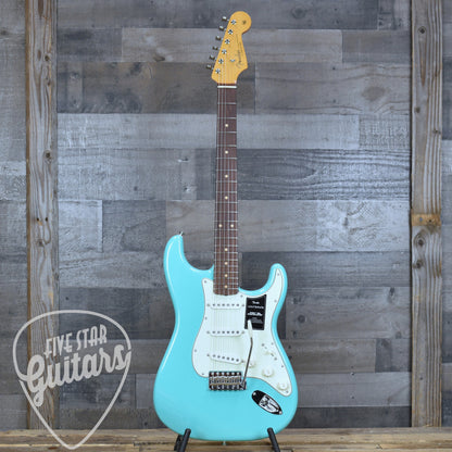 Fender Vintera  III Early 60s Stratocaster - Seafoam Green with Gigbag