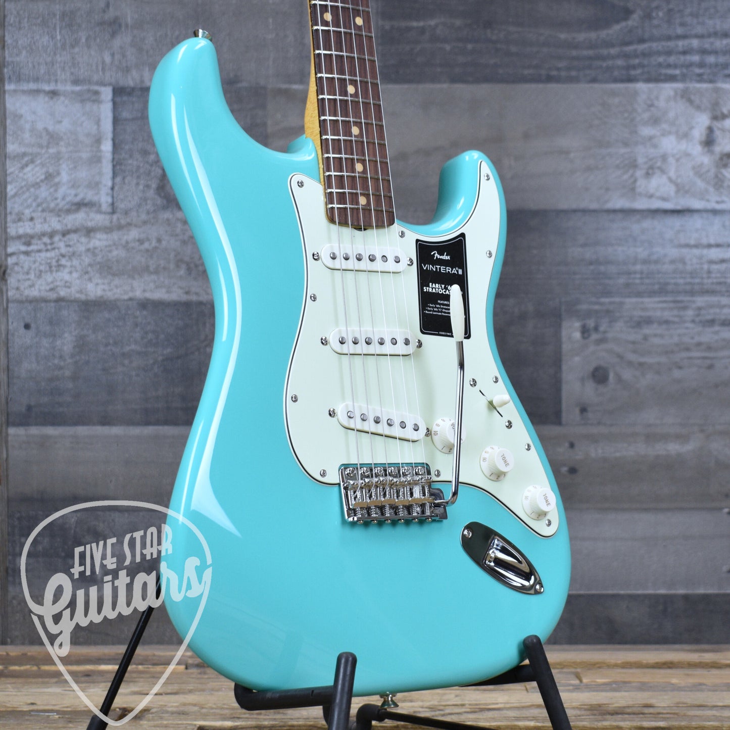 Fender Vintera  III Early 60s Stratocaster - Seafoam Green with Gigbag