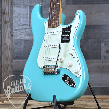Fender Vintera  III Early 60s Stratocaster - Seafoam Green with Gigbag