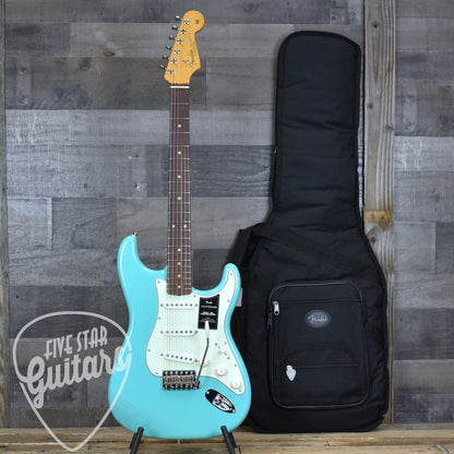 Fender Vintera  III Early 60s Stratocaster - Seafoam Green with Gigbag